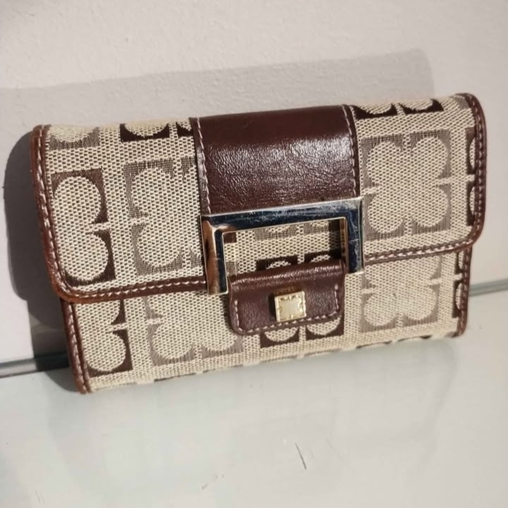 Liz Claiborne Brown and Beige Patterned Clutch Wallet